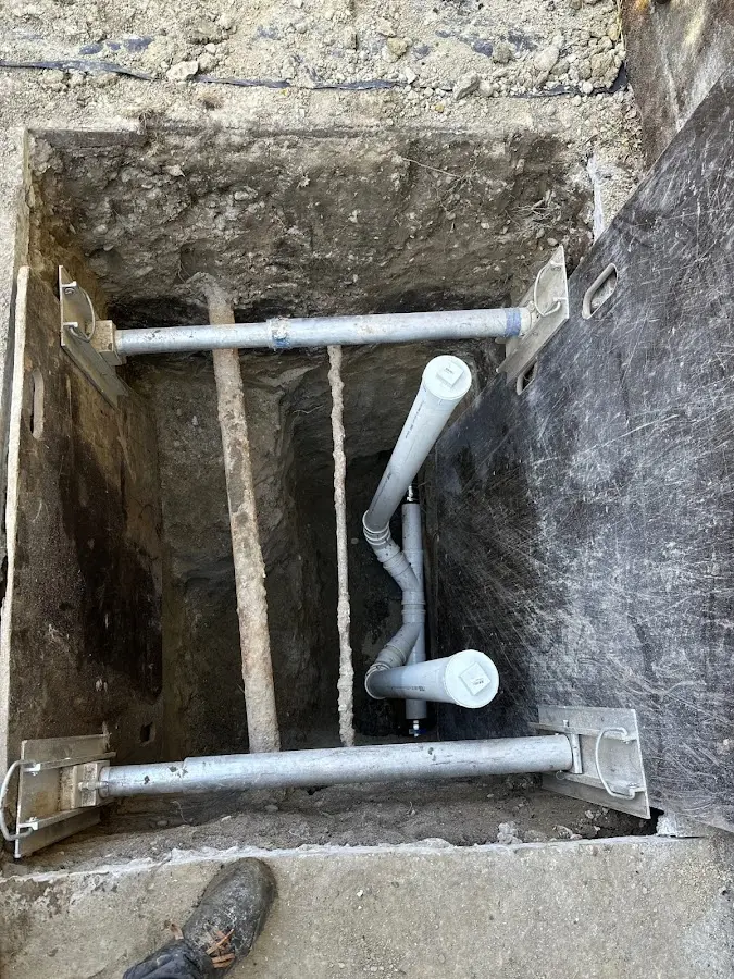 Experienced plumber completing Drain Cleaning work in Cathedral City